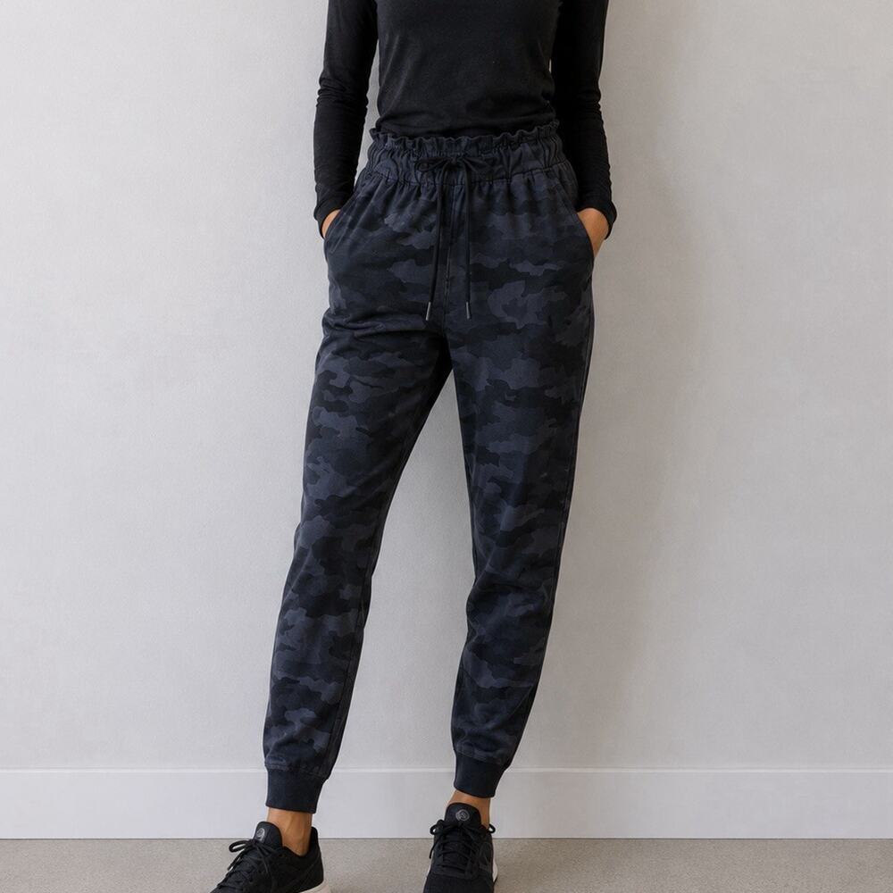 Lululemon SZ 10 Stretch High-Rise Jogger Full Length Heritage 365 Camo Deep Coal